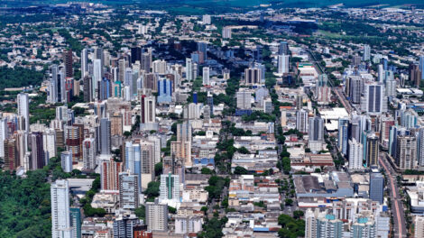 Terça-feira (03) deve ser de céu claro e calor intenso com máxima de 32°C em Maringá