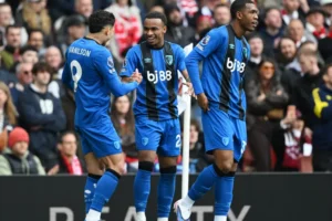 Arsenal perde para Bournemouth, reacende o City e deixa título da Premier League em risco