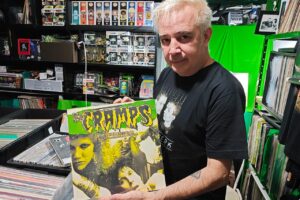 Colecionador maringaense tem acervo com mais de 3,5 mil discos de vinil: 'hobby que não tem público ou idade'