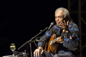 Eu sou musicalmente preguiçoso, comenta Gilberto Gil ao analisar sua carreira
