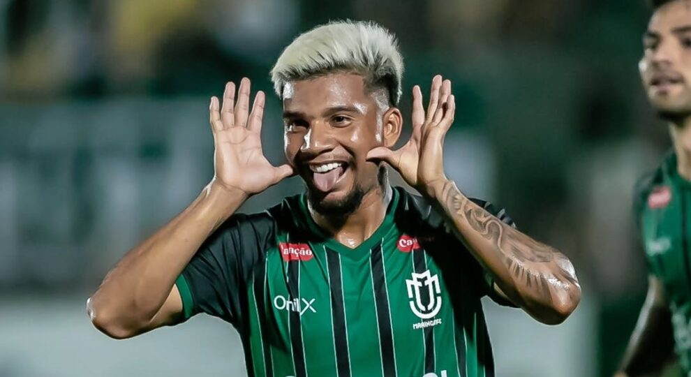 Maringá vira para cima da Ferroviária, estreia com vitória e dorme líder da Série C