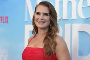 Brooke Shields diz que filhas descobriram romance com JFK Jr. por série