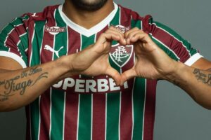 Fluminense anuncia a contratação do atacante Hulk