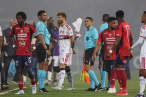 Jogo do Flamengo na Libertadores é cancelado por atos de vandalismo