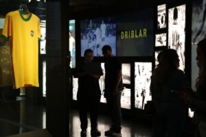 Museu do Futebol lança exposição sobre camisas da seleção brasileira
