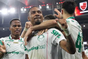 Palmeiras derrota Fla e amplia vantagem na liderança do Brasileiro