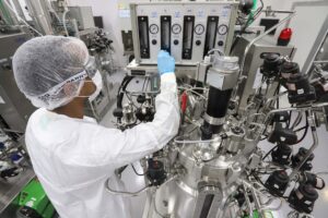 Tecpar vai fornecer 28 milhões de doses de vacina antirrábica para campanhas nacionais Tecpar fornecerá 28 milhões de doses de vacina antirrábica ao Ministério da Saúde