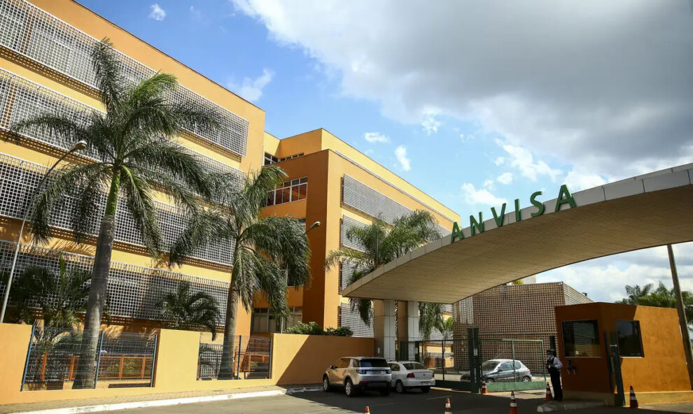 Anvisa e Receita Federal apreendem 25 mil cigarros eletrônico