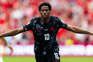 Canadá atropela Catar e vence pela primeira vez em uma Copa do Mundo