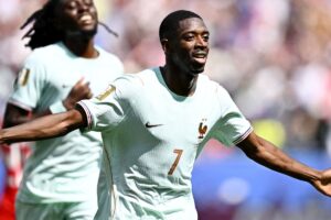 França aplica 4 a 1 na Noruega e termina em 1º no Grupo I da Copa