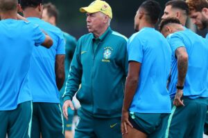 Mau tempo atrasa voo do Brasil para Miami, sede do jogo com a Escócia