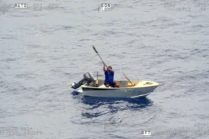 Pescador sobrevive à deriva 7 dias num barco a remo na Nova Zelândia