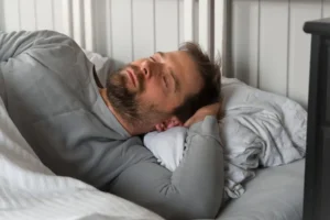 Veja o que acontece com seu corpo ao dormir do lado esquerdo
