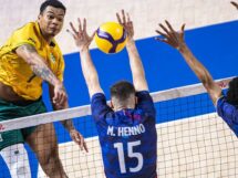 Brasil bate bicampeã olímpica França na Liga das Nações de vôlei