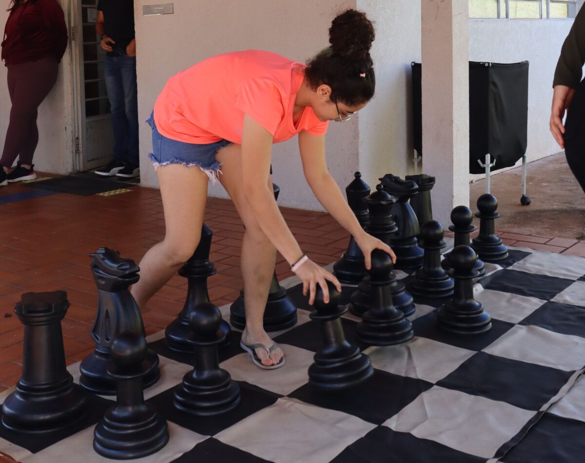 Colônia de Férias leva esporte e brincadeiras para crianças e adolescentes em centros esportivos de Maringá