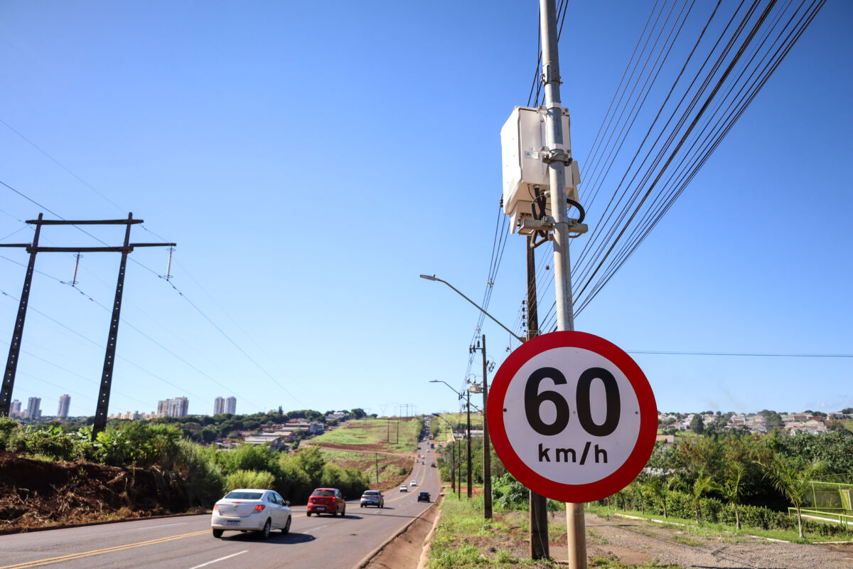 Dez radares concentram mais de 120 mil infrações em Maringá