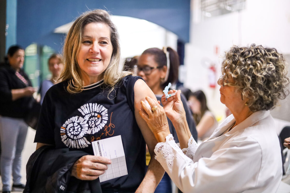 Mais de 114 mil doses da vacina contra gripe já foram aplicadas pela Prefeitura de Maringá