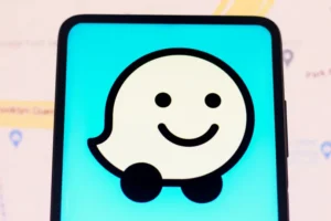Waze lança modo Moto no Brasil para evitar acidentes e buracos