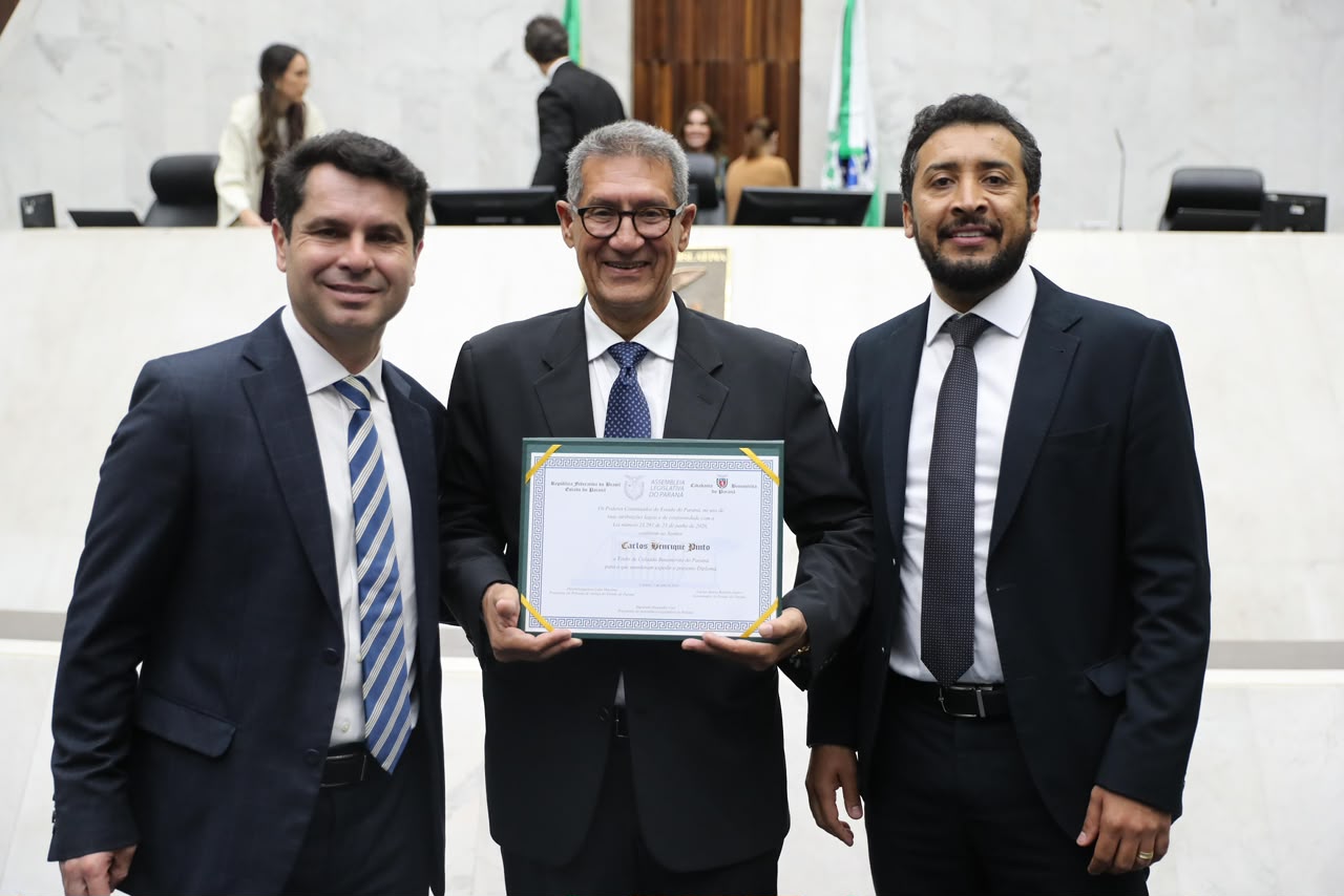 Henrique Pinto recebe Título de Cidadão Benemérito do Paraná por trajetória de contribuição ao desenvolvimento do Estado